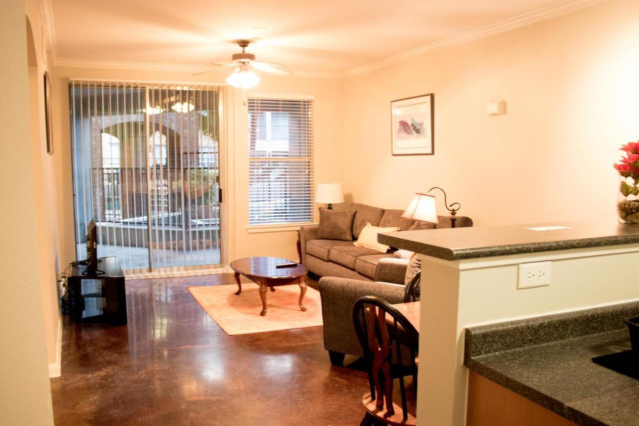 Downtown Dallas Beautiful Poolside Apartment Exterior foto
